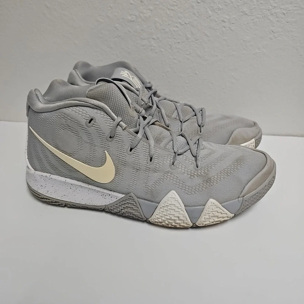 Nike Kyrie 4 Wolf Grey‎ And White Sneakers Men's Size 14 AV2296-002 Basketball